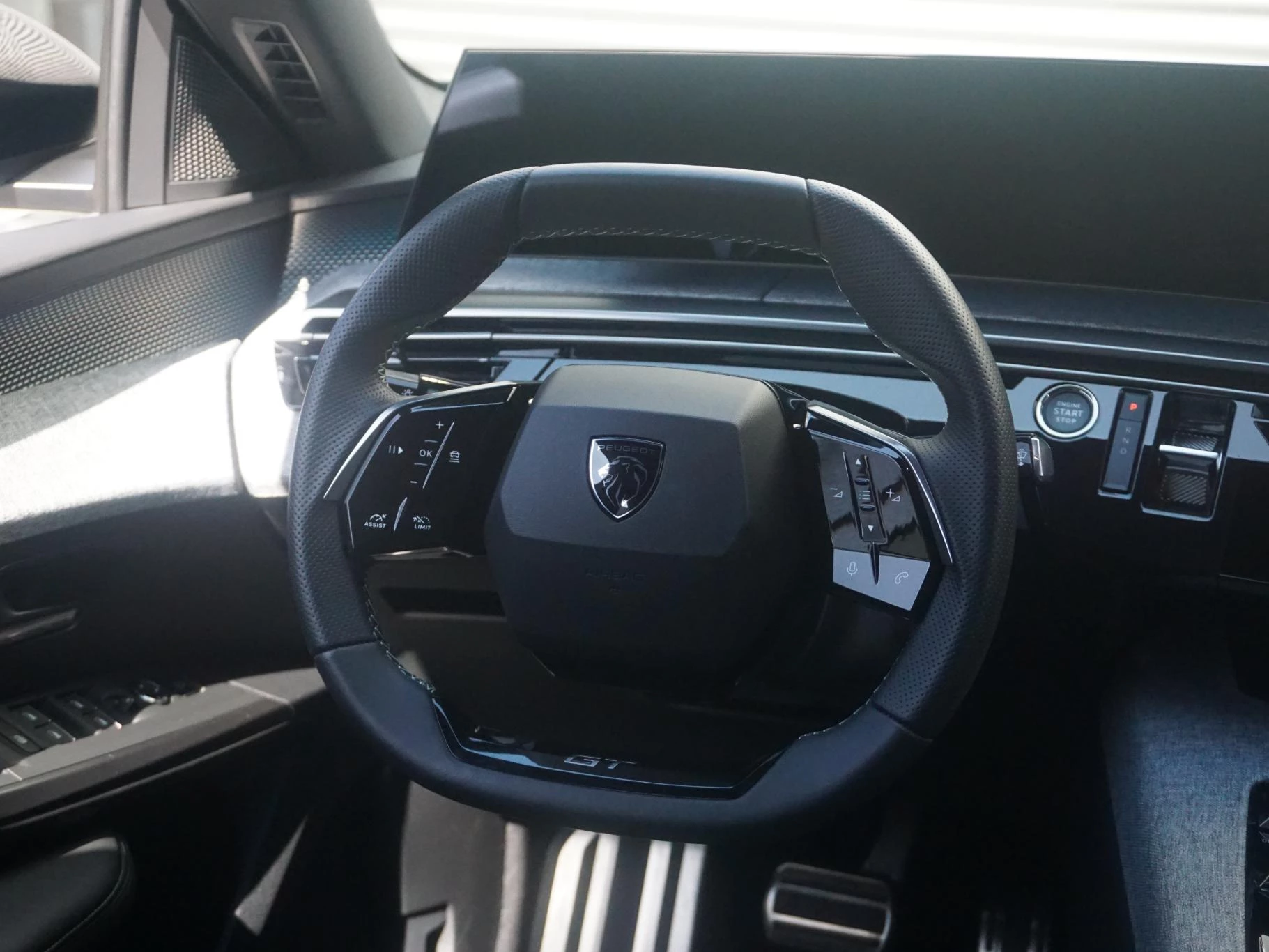 Hoofdafbeelding Peugeot e-5008