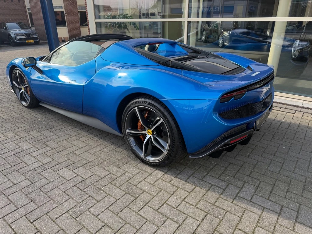 Hoofdafbeelding Ferrari 296