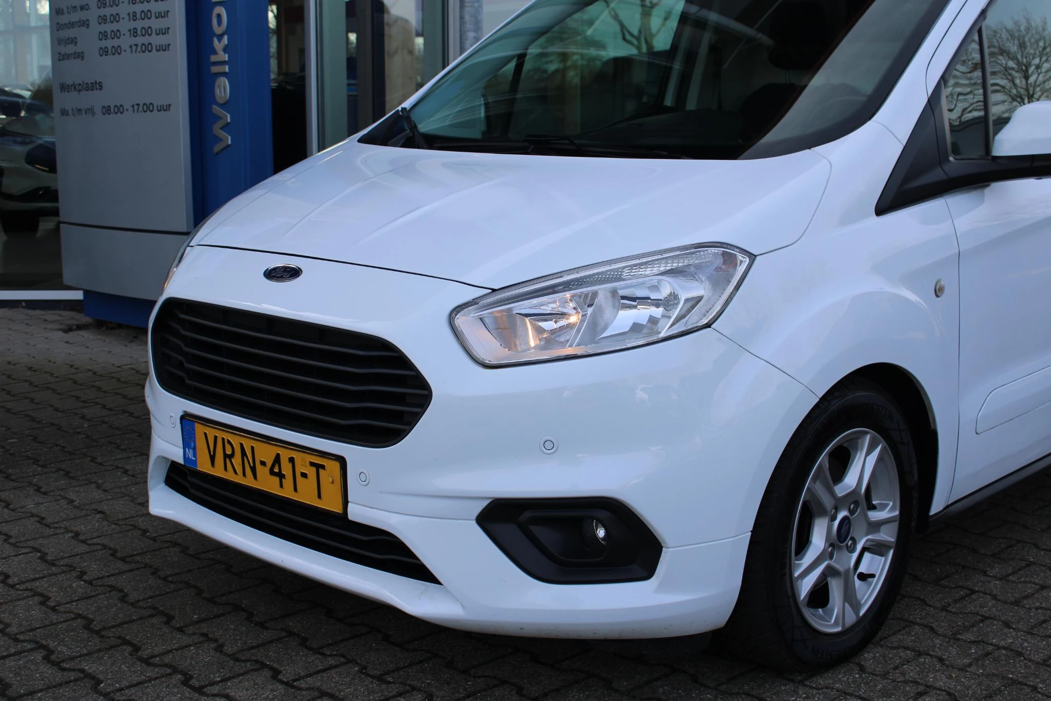 Hoofdafbeelding Ford Transit Courier