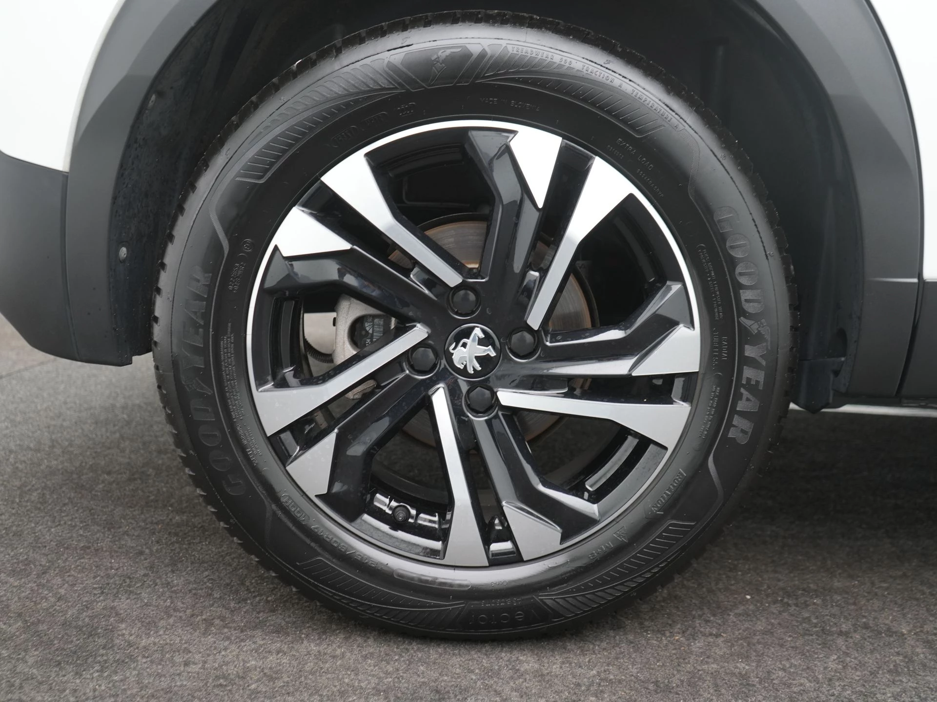 Hoofdafbeelding Peugeot e-2008