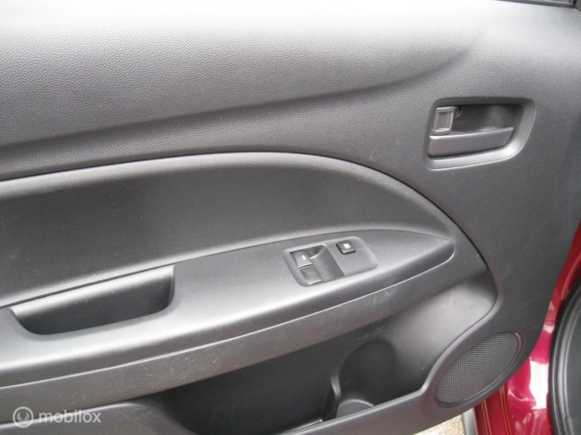 Hoofdafbeelding Mitsubishi Space Star