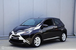 Toyota Aygo 1.0 VVT-i x-play, Automaat, Sport Pakket.