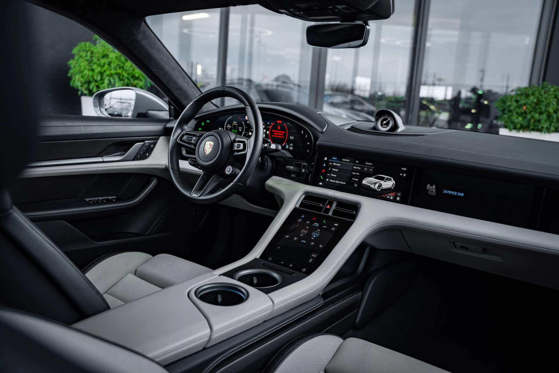Hoofdafbeelding Porsche Taycan