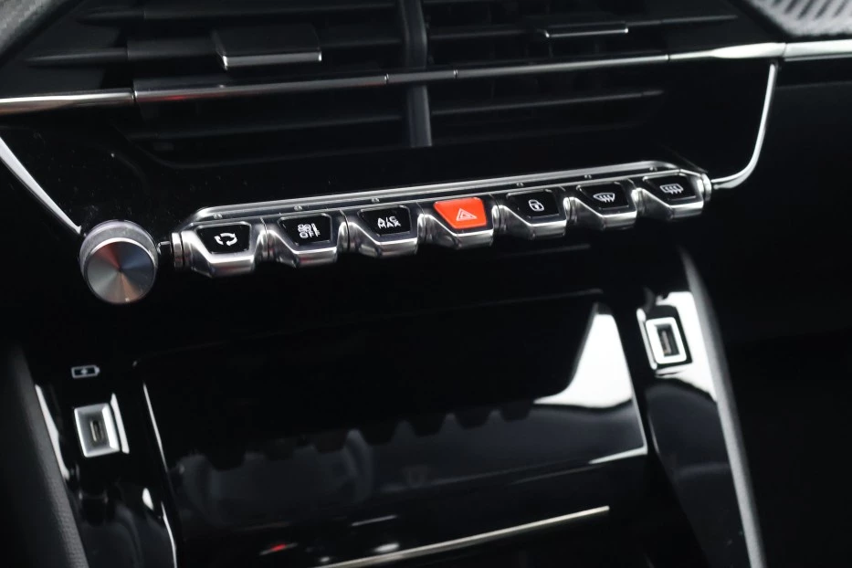 Hoofdafbeelding Peugeot e-208