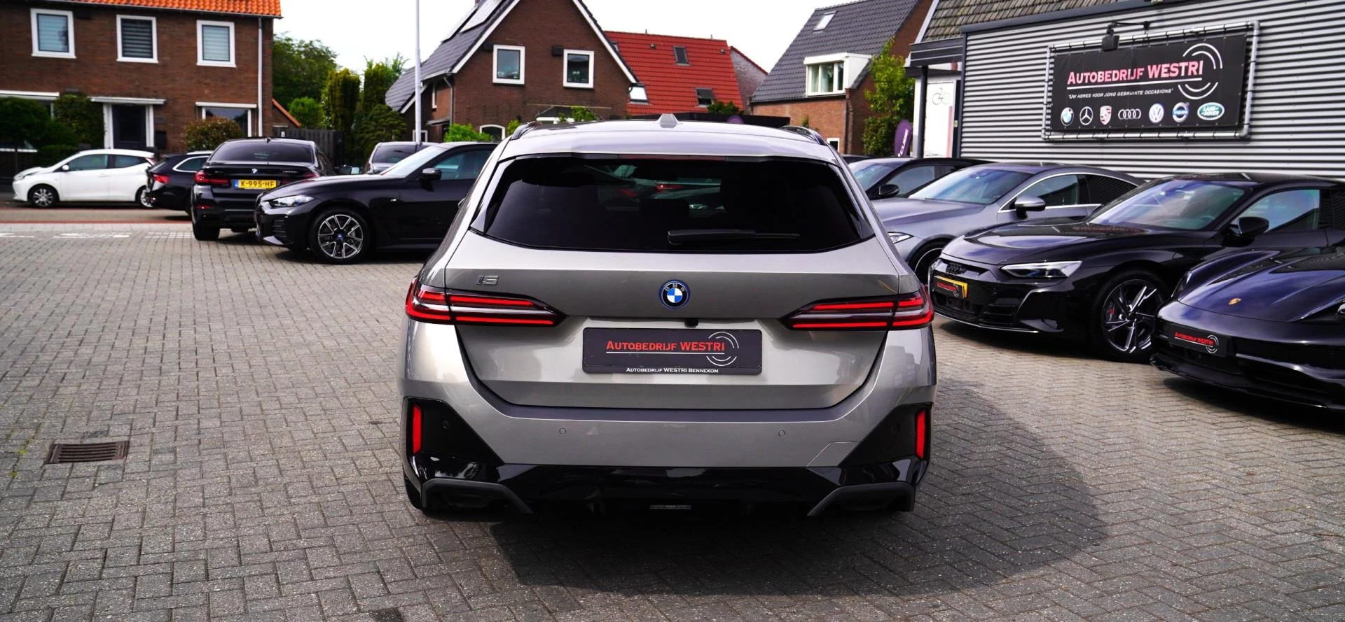 Hoofdafbeelding BMW i5