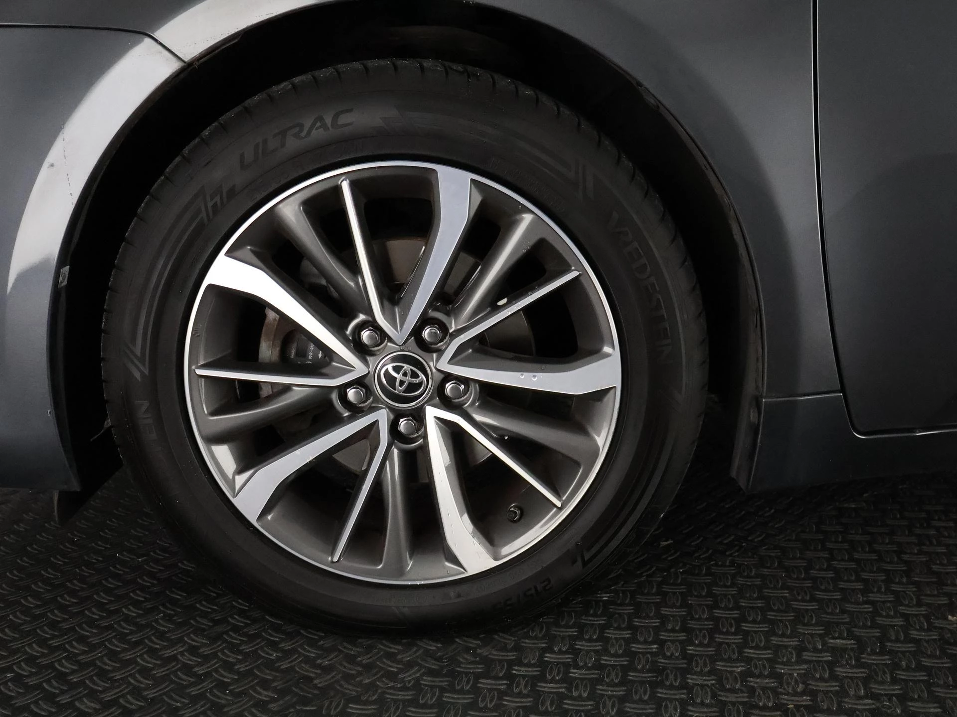 Hoofdafbeelding Toyota Avensis