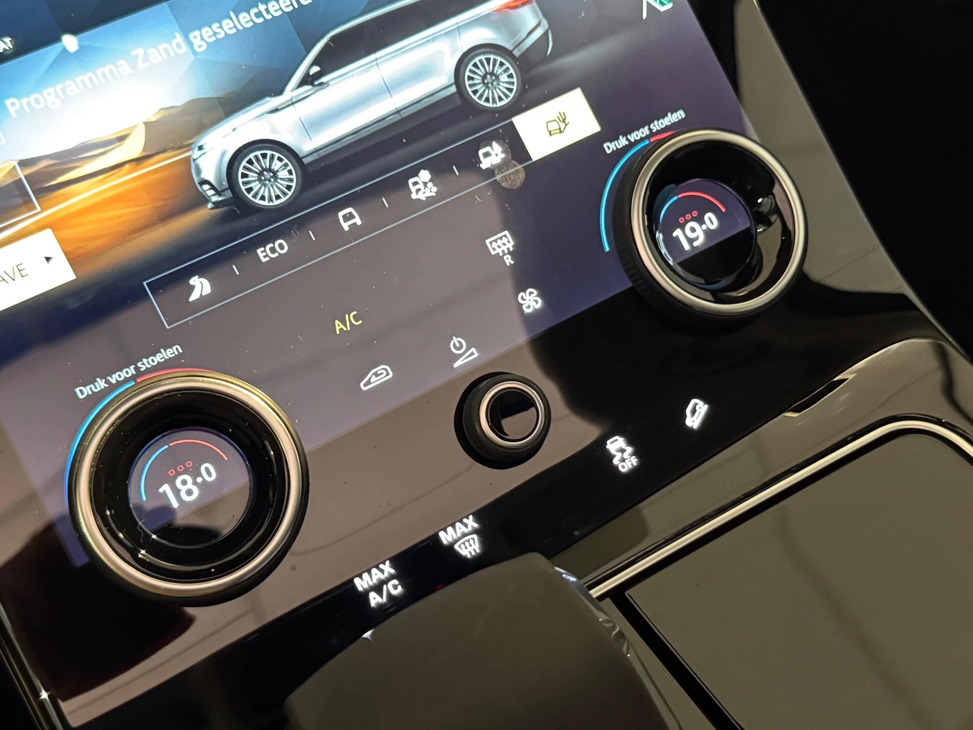 Hoofdafbeelding Land Rover Range Rover Velar