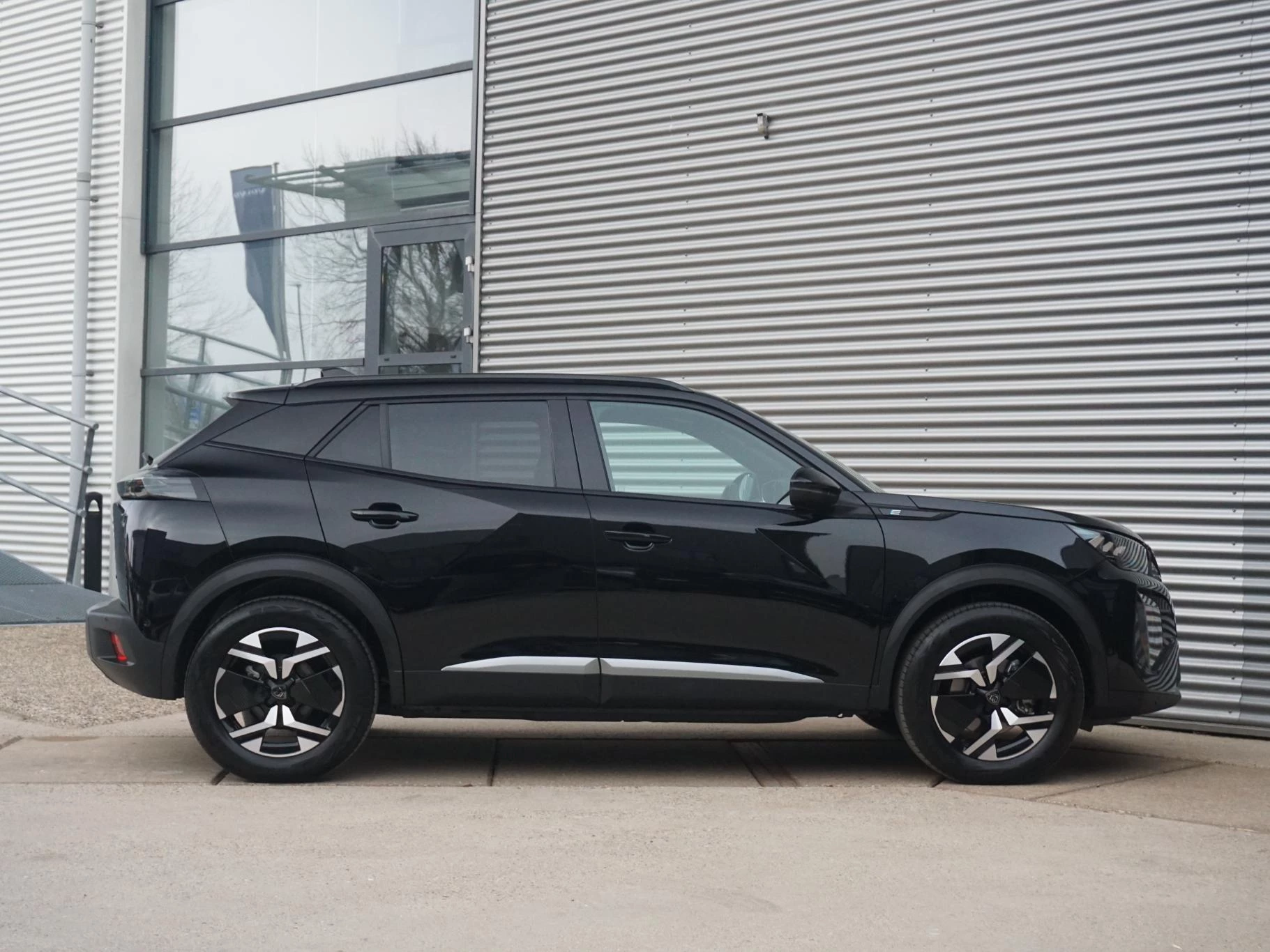 Hoofdafbeelding Peugeot e-2008