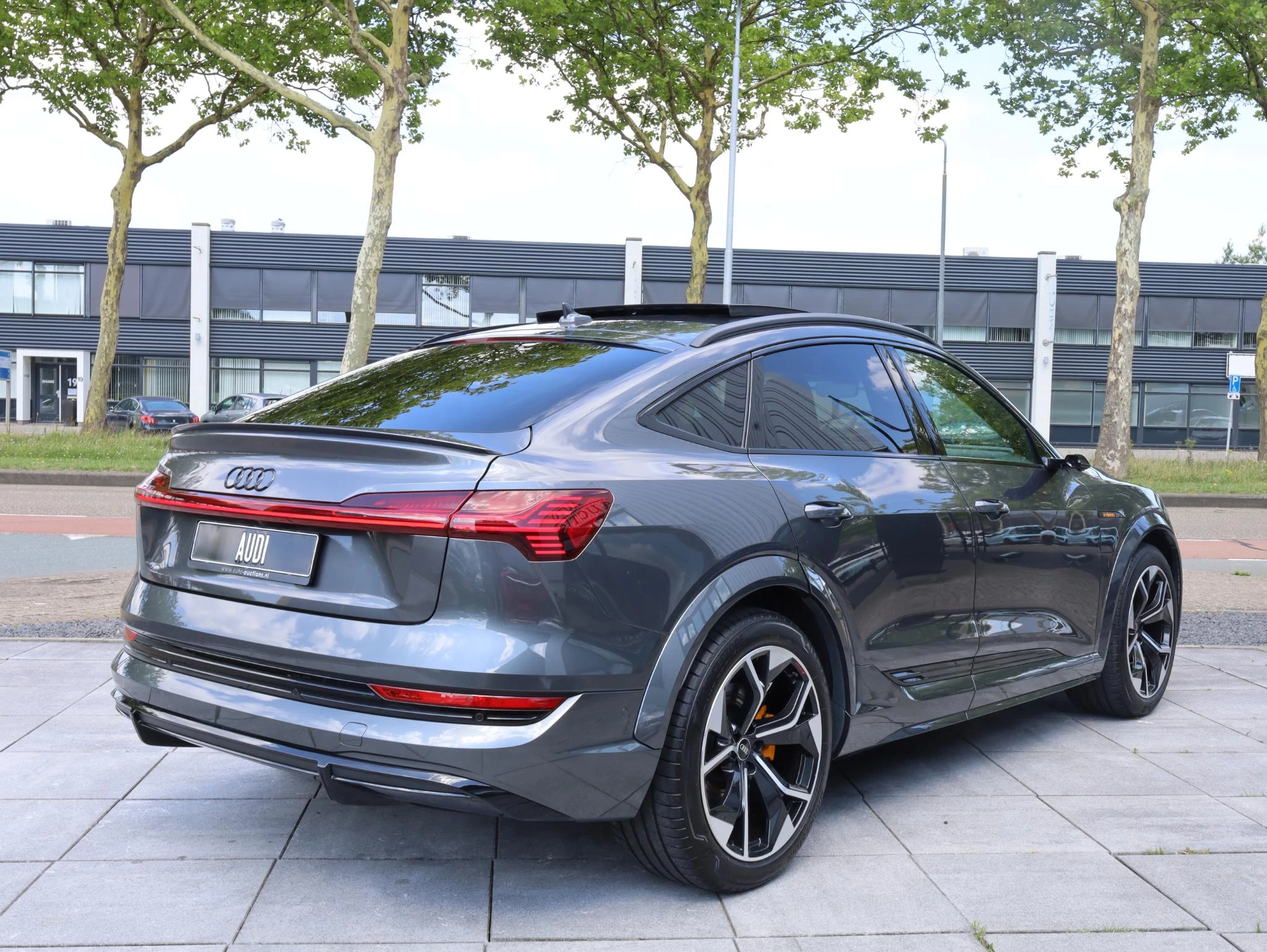 Hoofdafbeelding Audi e-tron