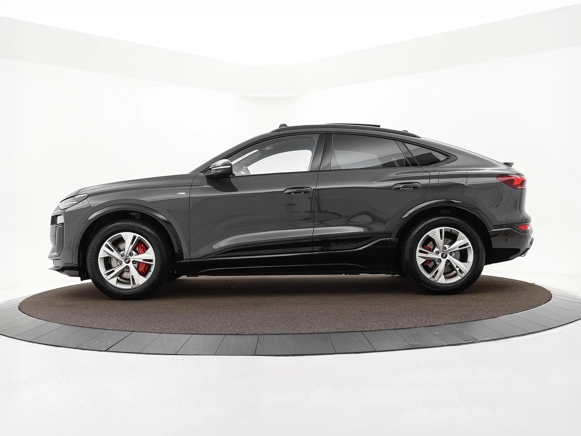 Hoofdafbeelding Audi Q6 e-tron