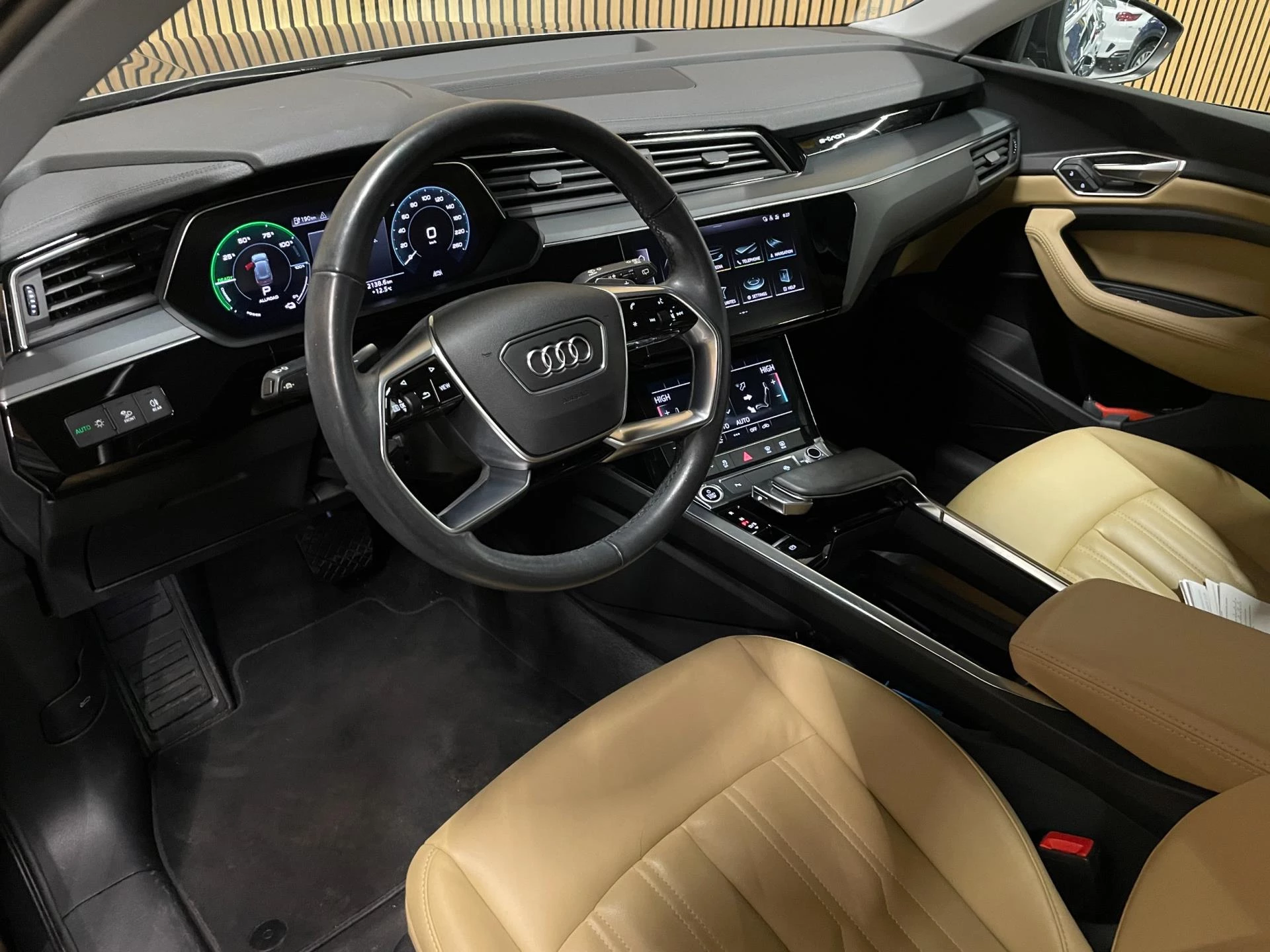 Hoofdafbeelding Audi e-tron