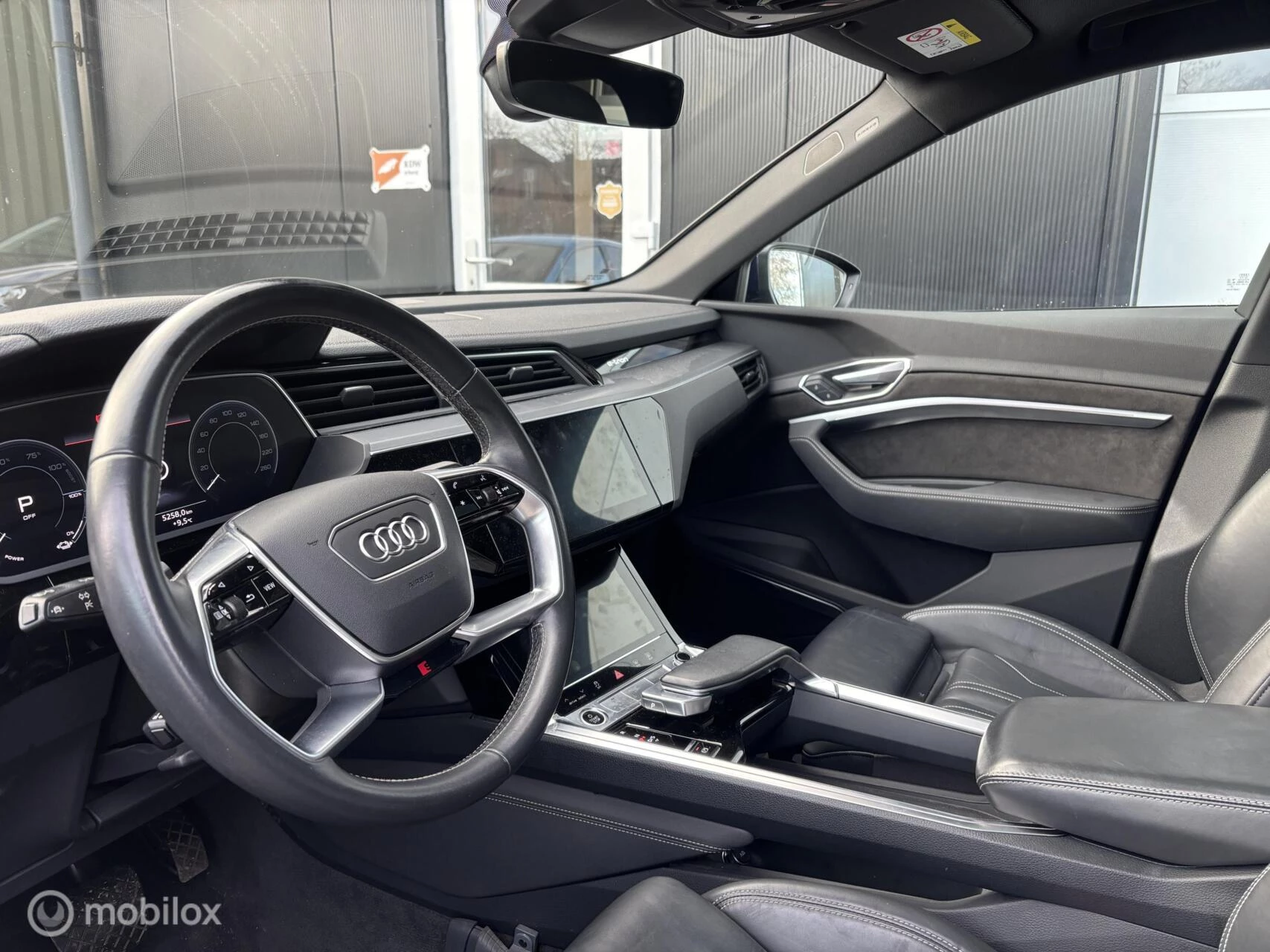 Hoofdafbeelding Audi e-tron