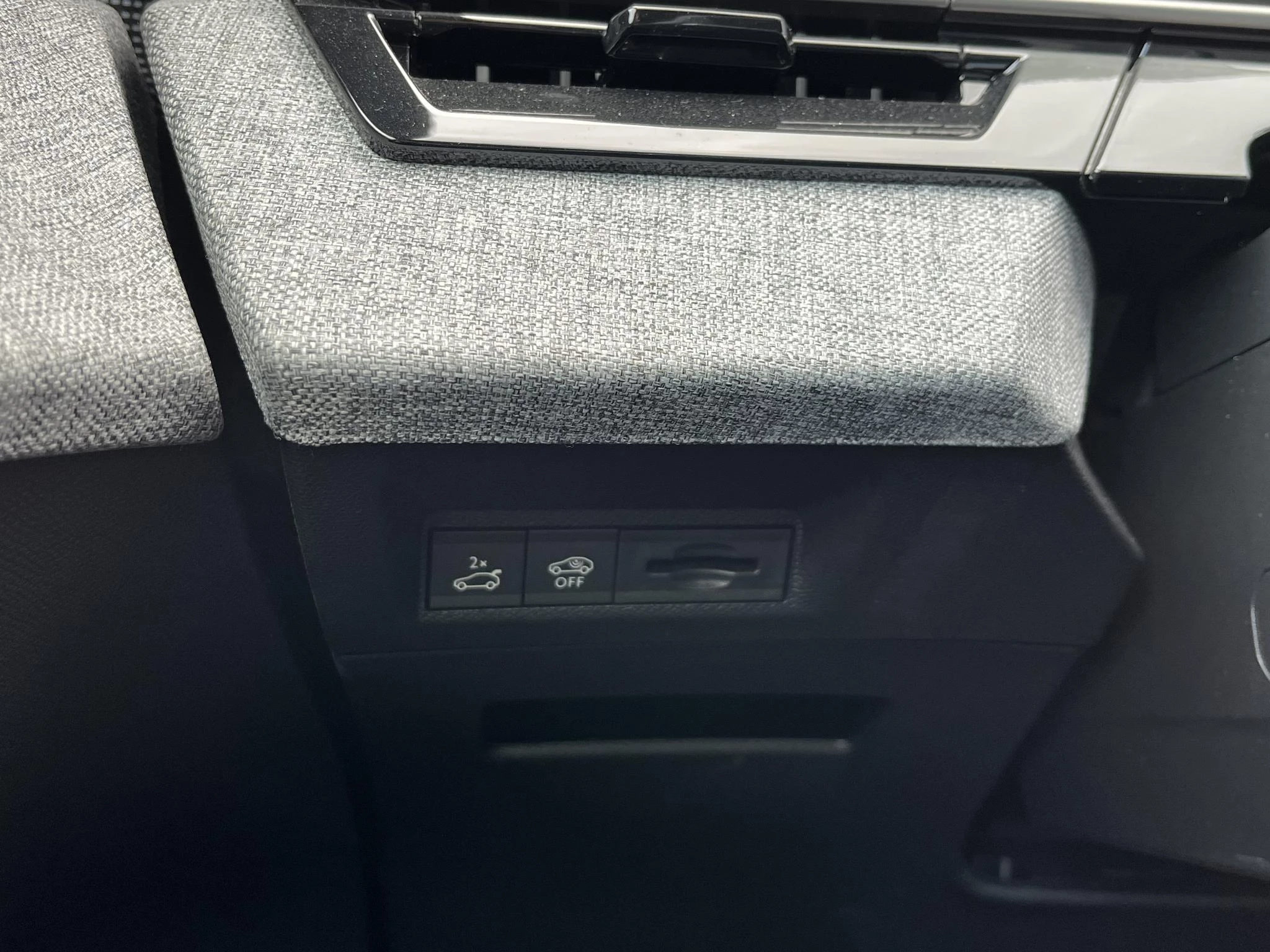 Hoofdafbeelding Peugeot e-5008