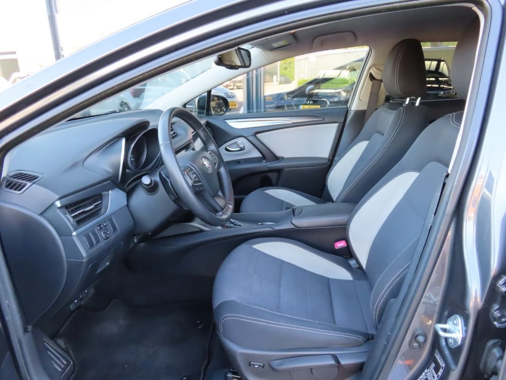 Hoofdafbeelding Toyota Avensis