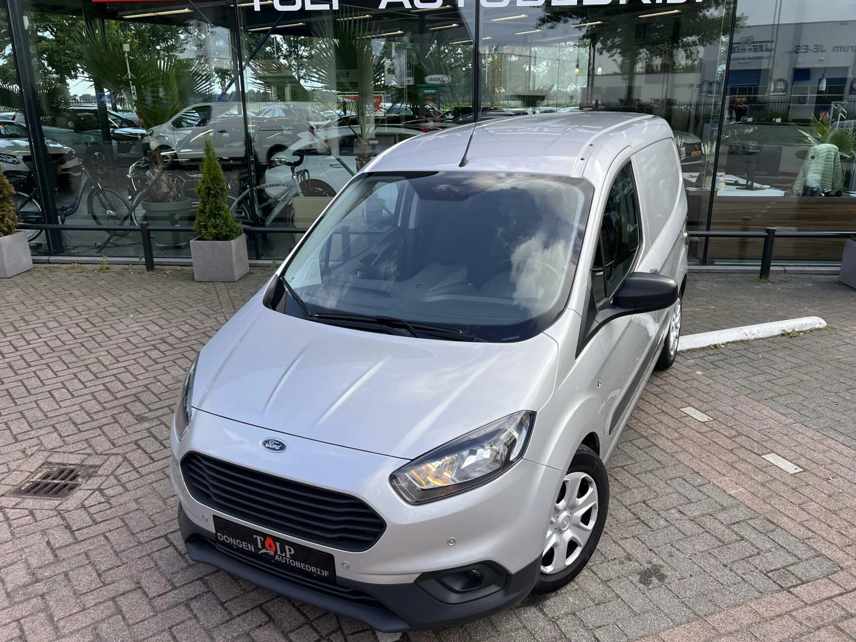Hoofdafbeelding Ford Transit Courier