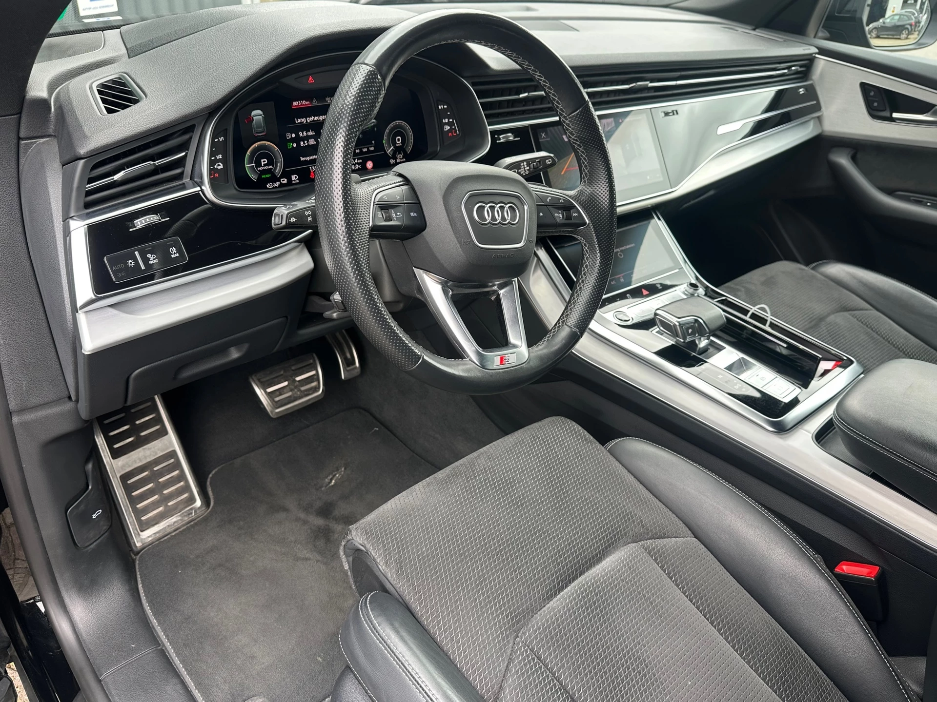 Hoofdafbeelding Audi Q8