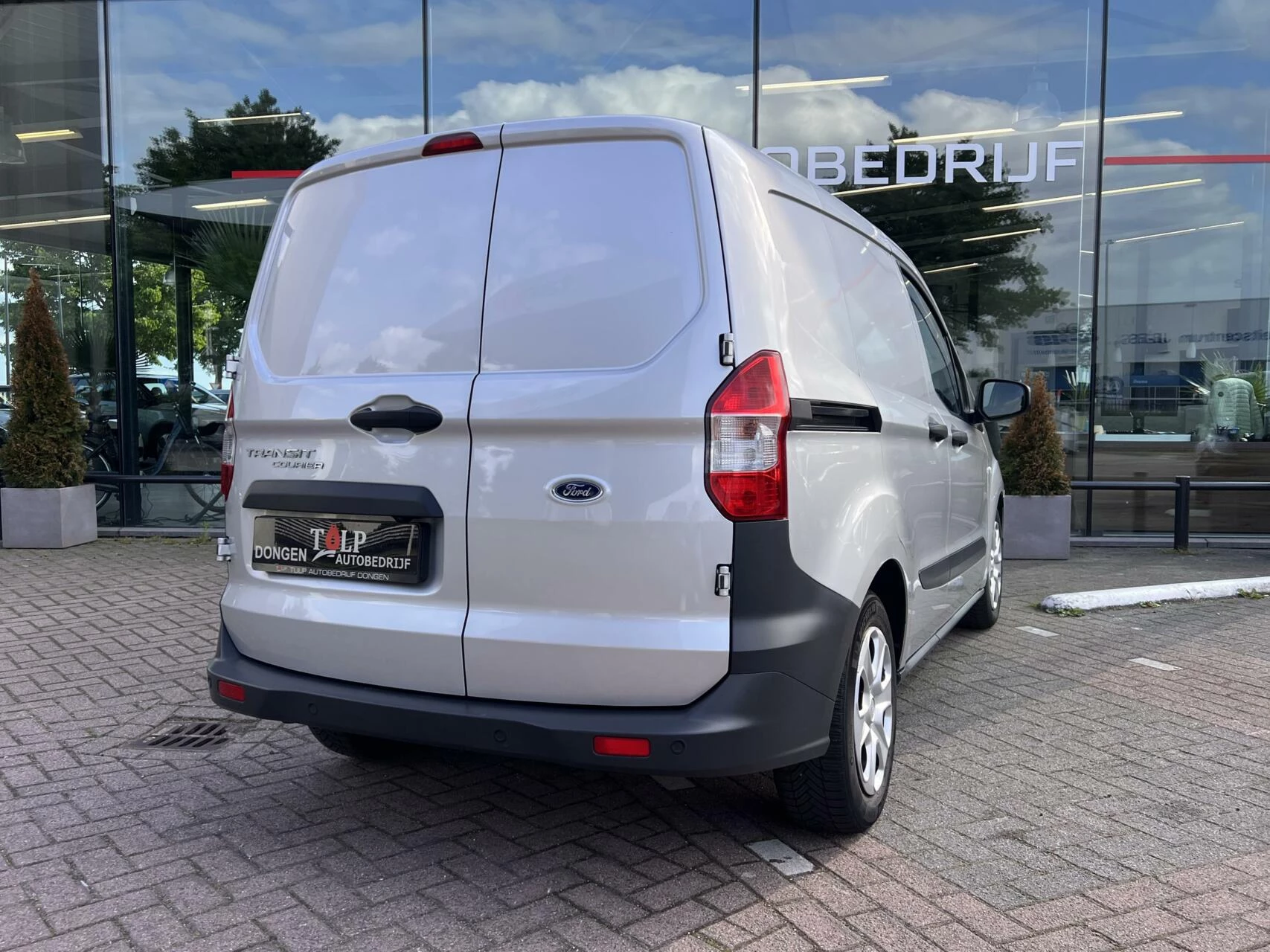 Hoofdafbeelding Ford Transit Courier