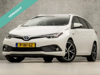 Toyota Auris Touring Sports 1.8 Hybrid Sport Automaat (GROOT NAVI, CLIMATE, GETINT GLAS, STOELVERWARMING, SPORTSTOELEN, CAMERA, KEYLESS, NIEUWSTAAT)