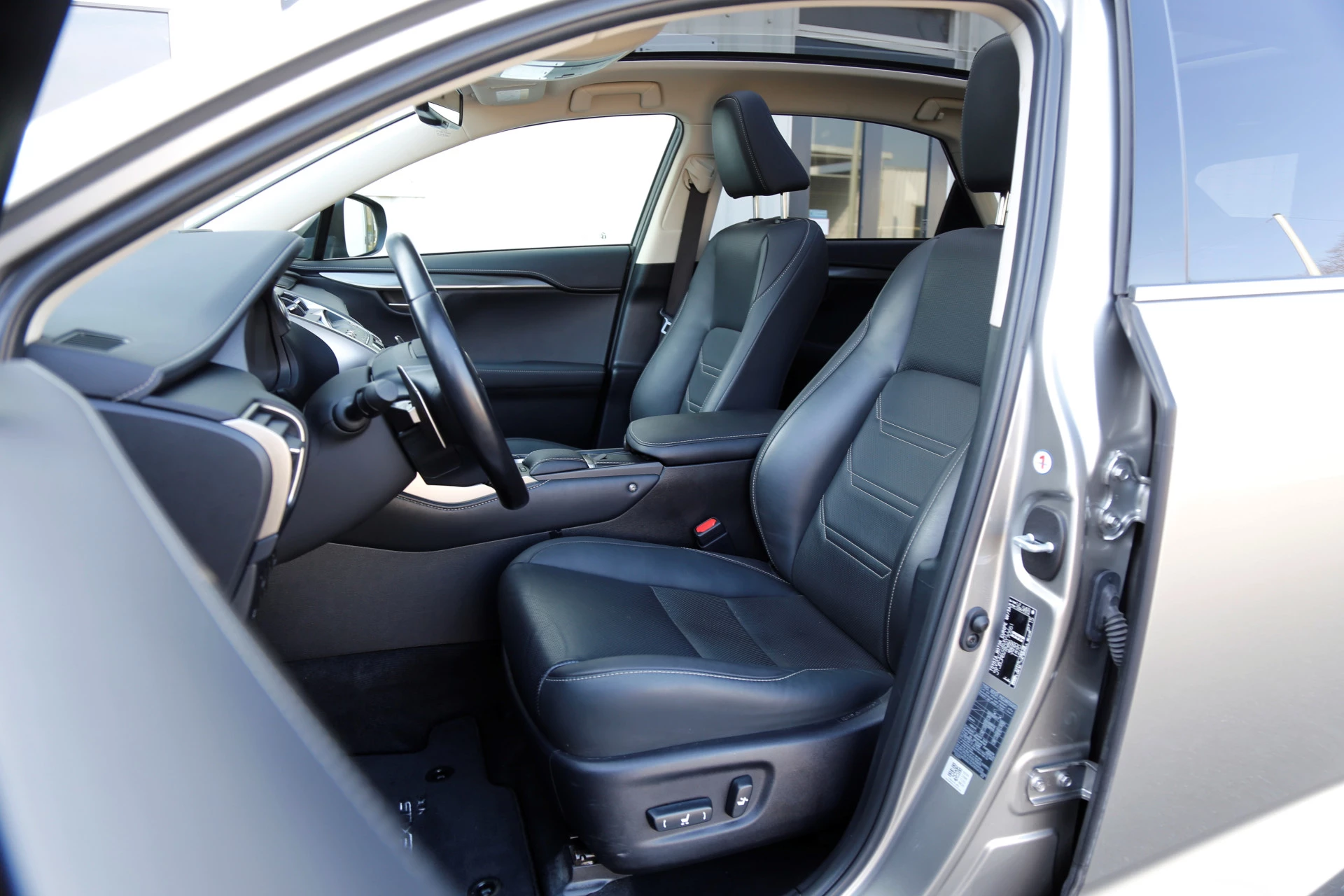 Hoofdafbeelding Lexus NX