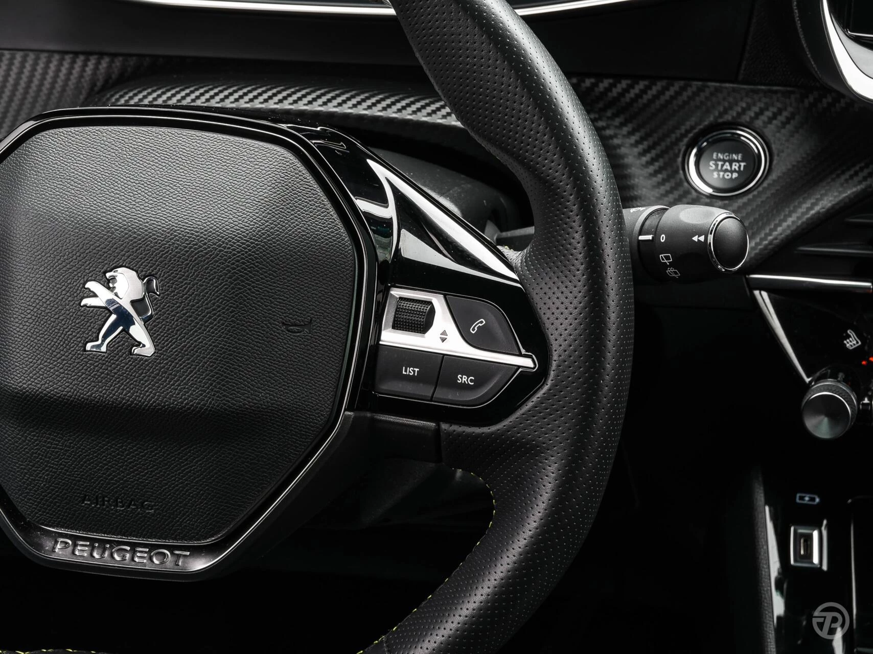 Hoofdafbeelding Peugeot e-2008