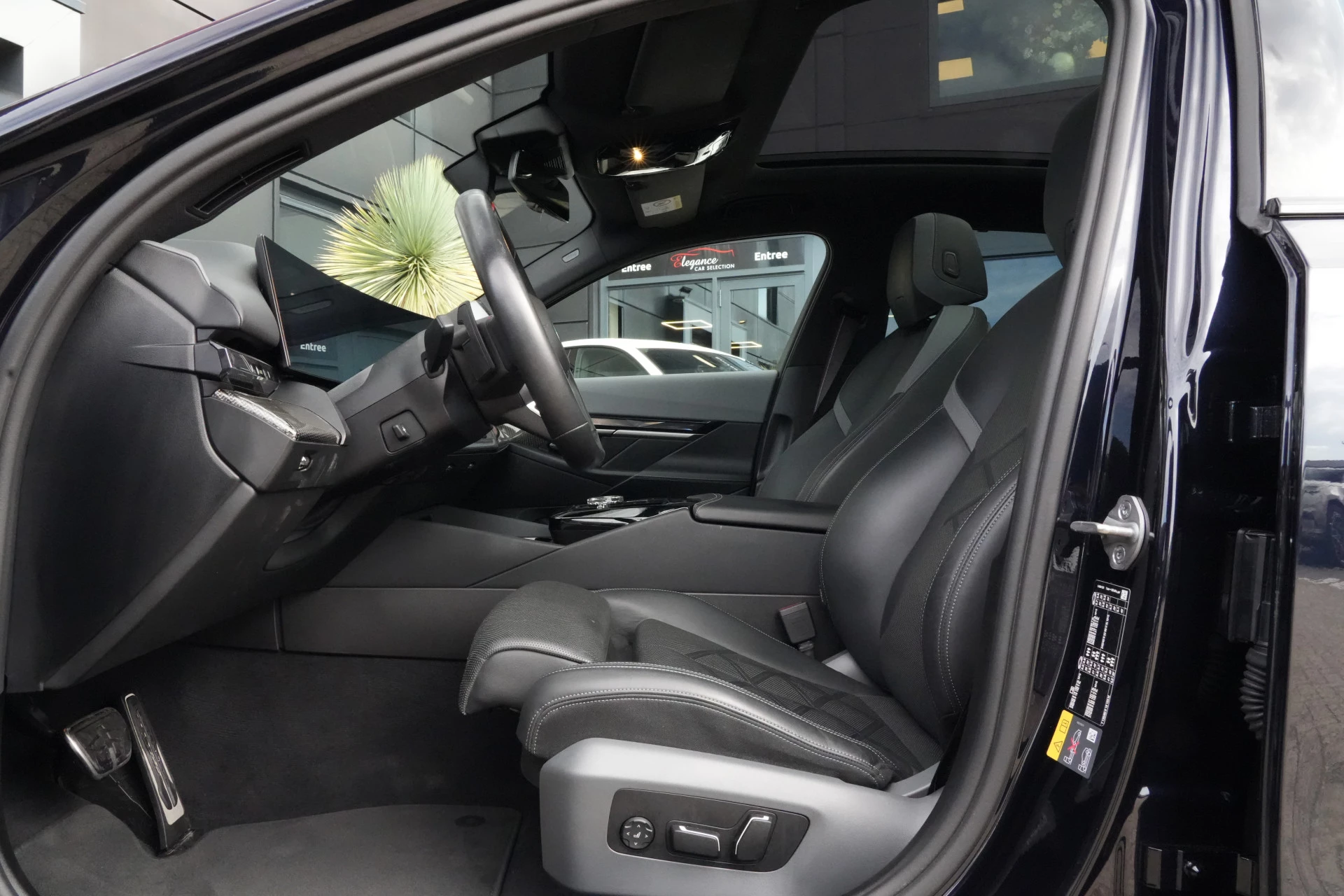 Hoofdafbeelding BMW i5