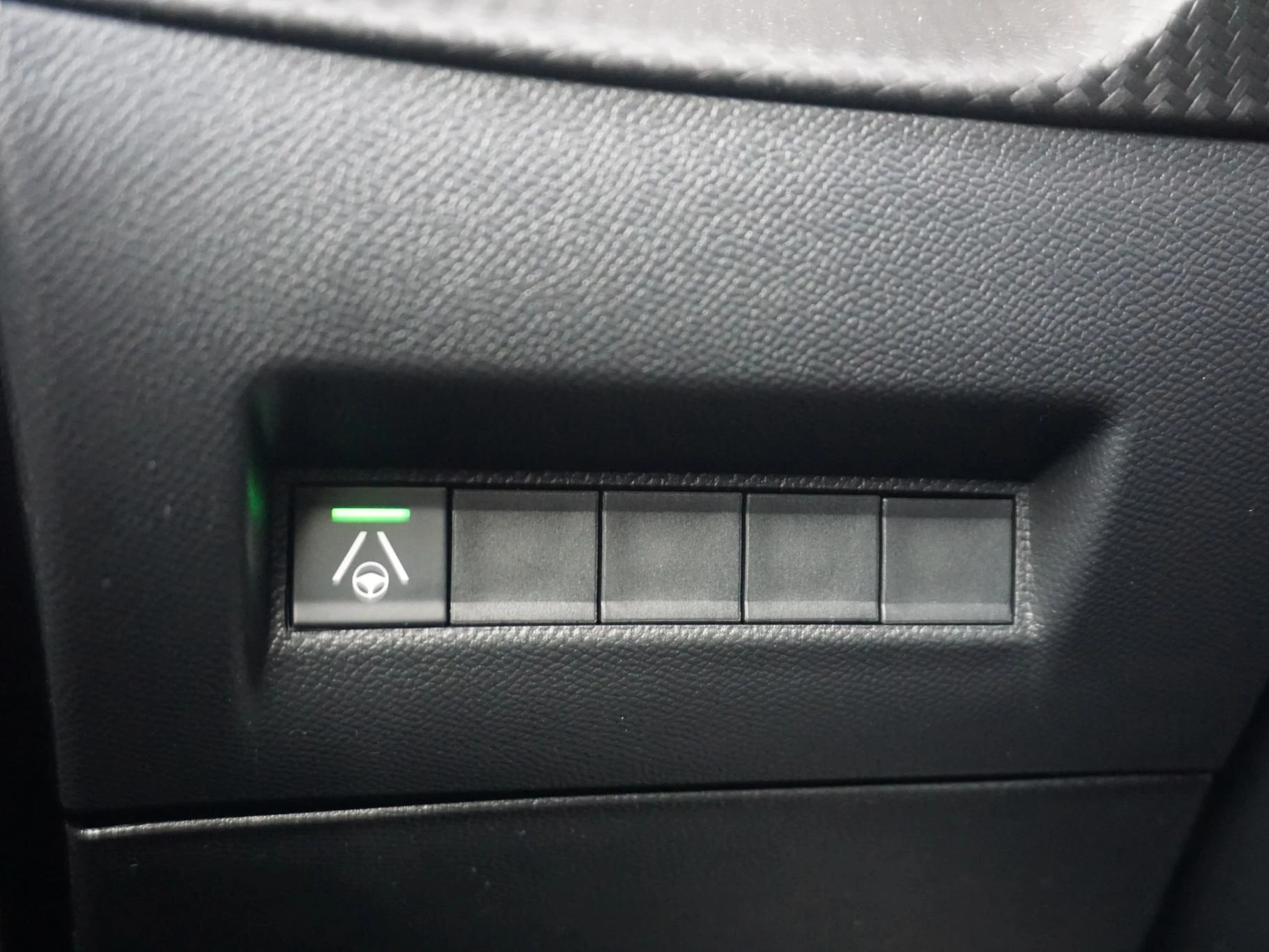 Hoofdafbeelding Peugeot e-2008