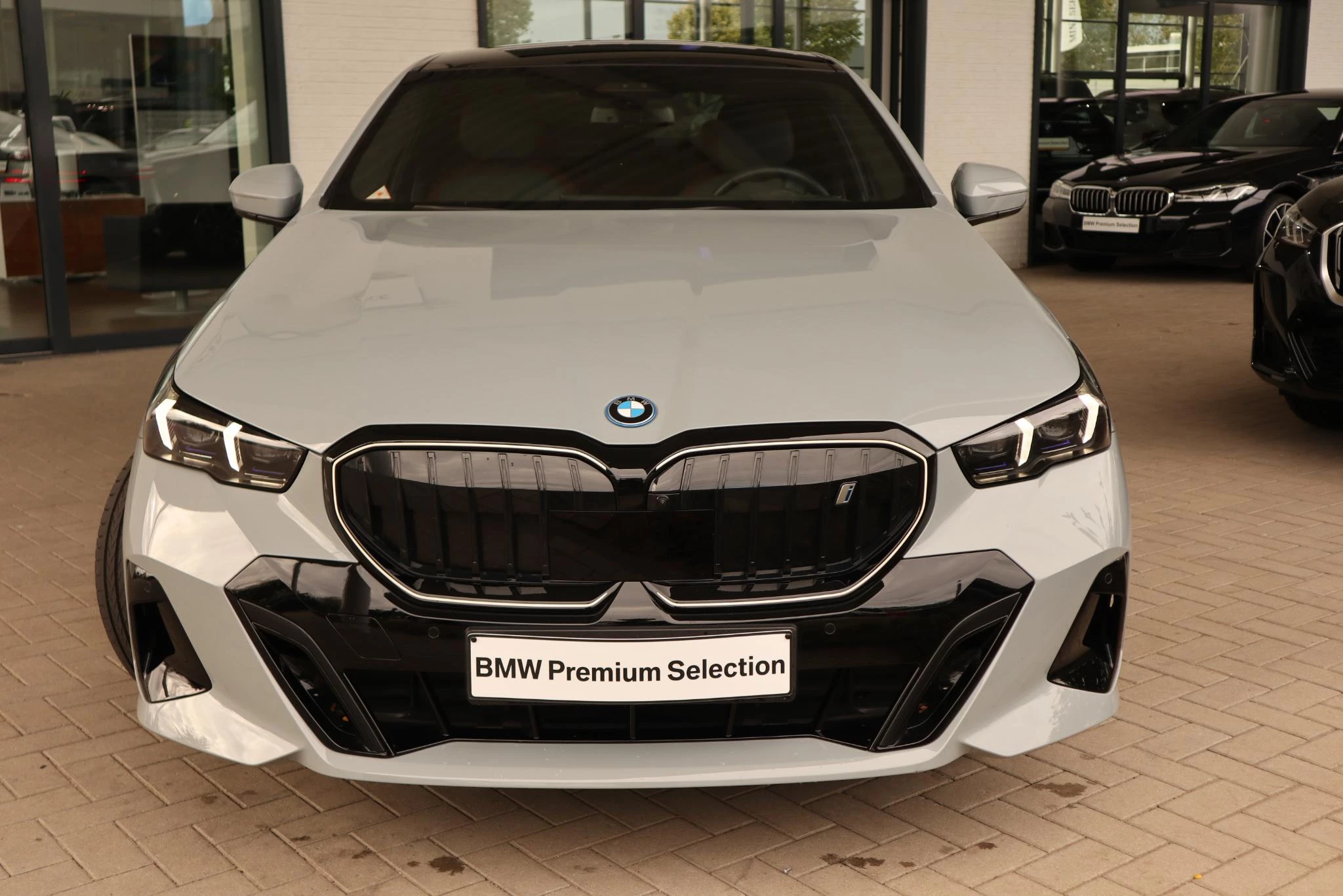 Hoofdafbeelding BMW i5