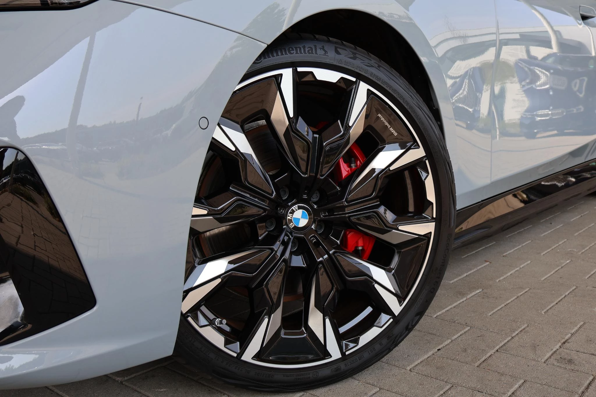 Hoofdafbeelding BMW i5