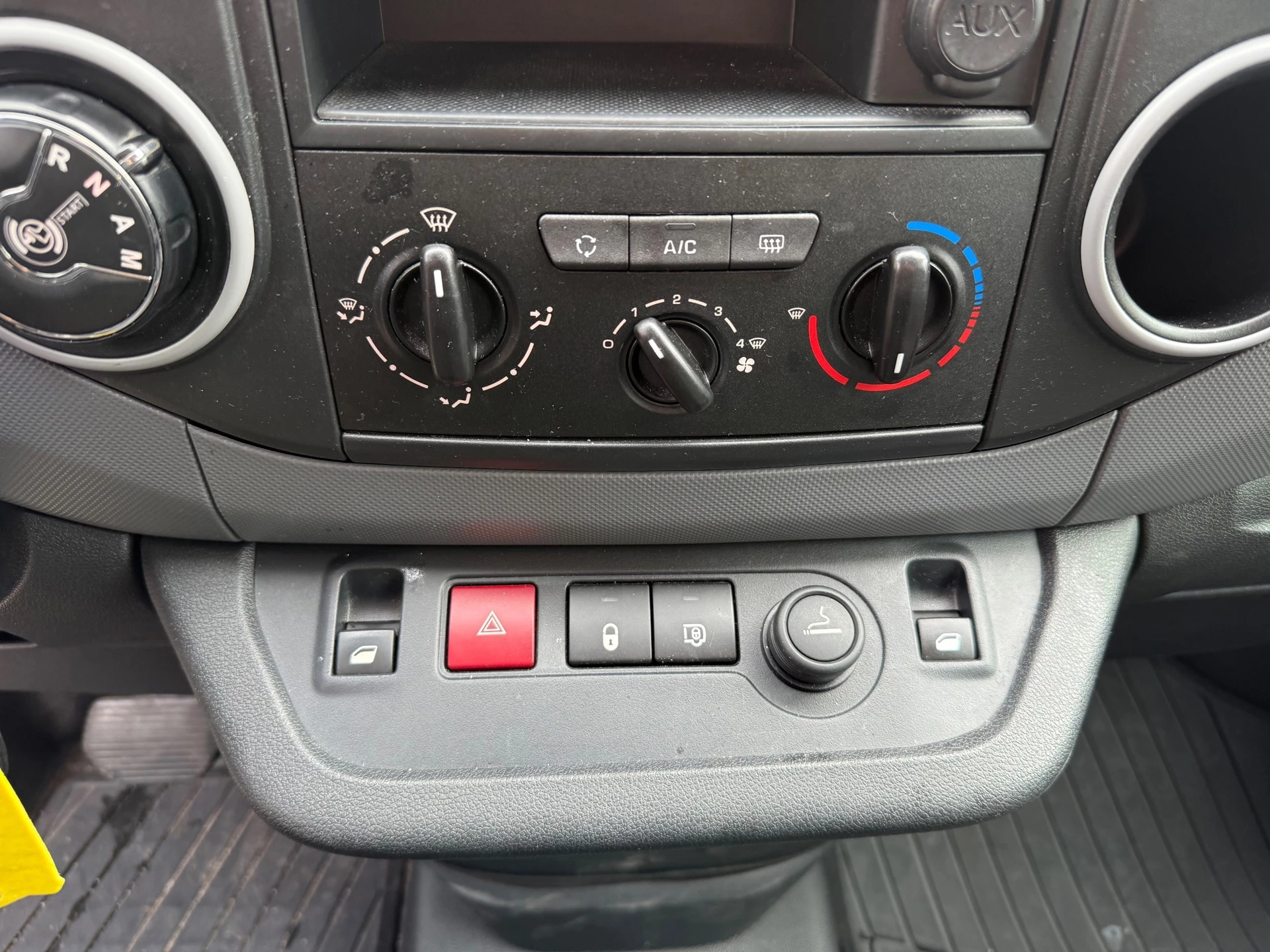 Hoofdafbeelding Peugeot Partner