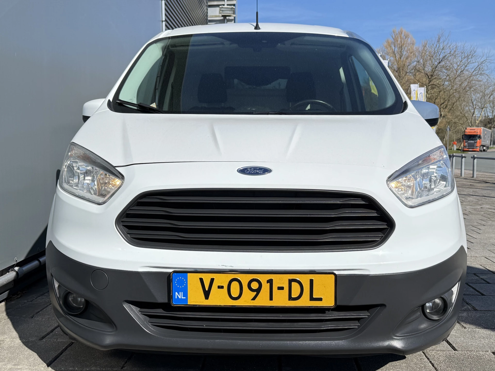 Hoofdafbeelding Ford Transit Courier
