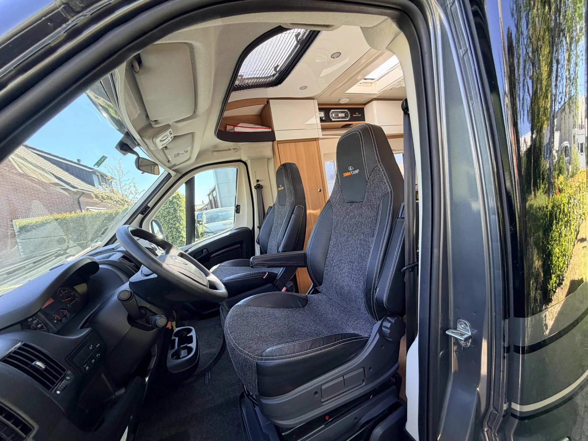 Hoofdafbeelding LMC V646 Fiat 140PK Automaat•Camper•TV•Airco