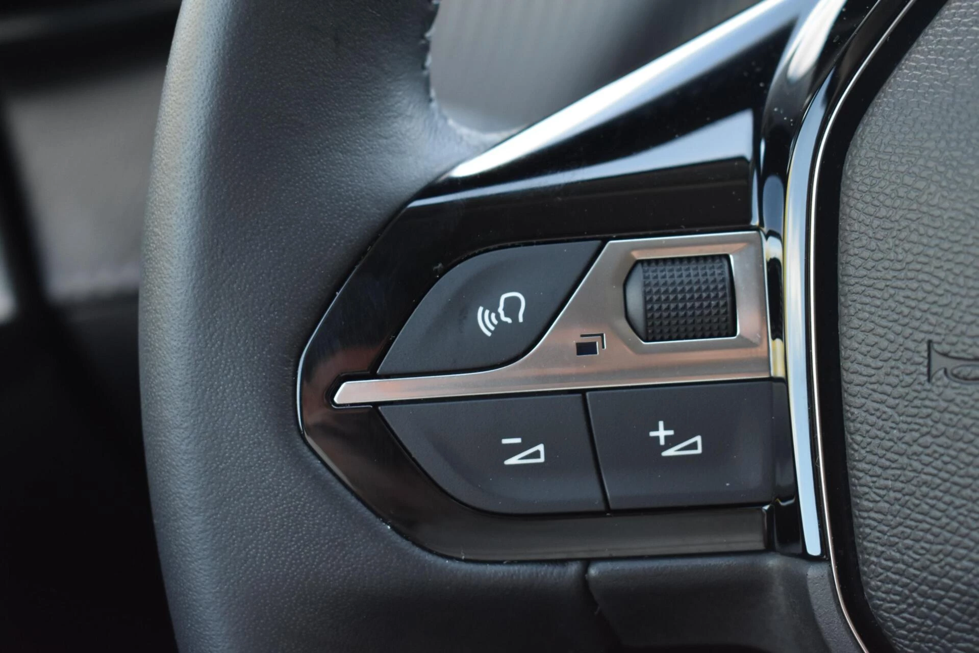 Hoofdafbeelding Peugeot e-208