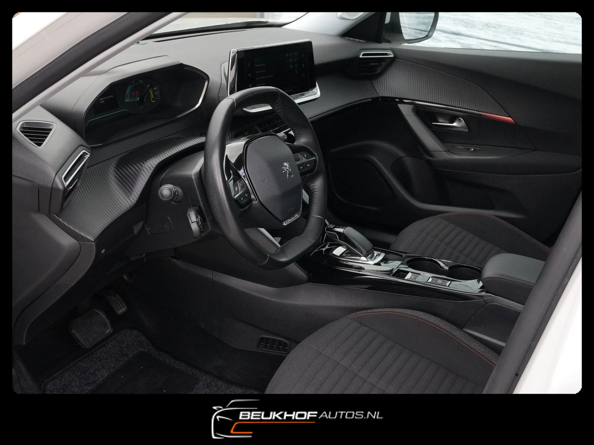 Hoofdafbeelding Peugeot e-2008