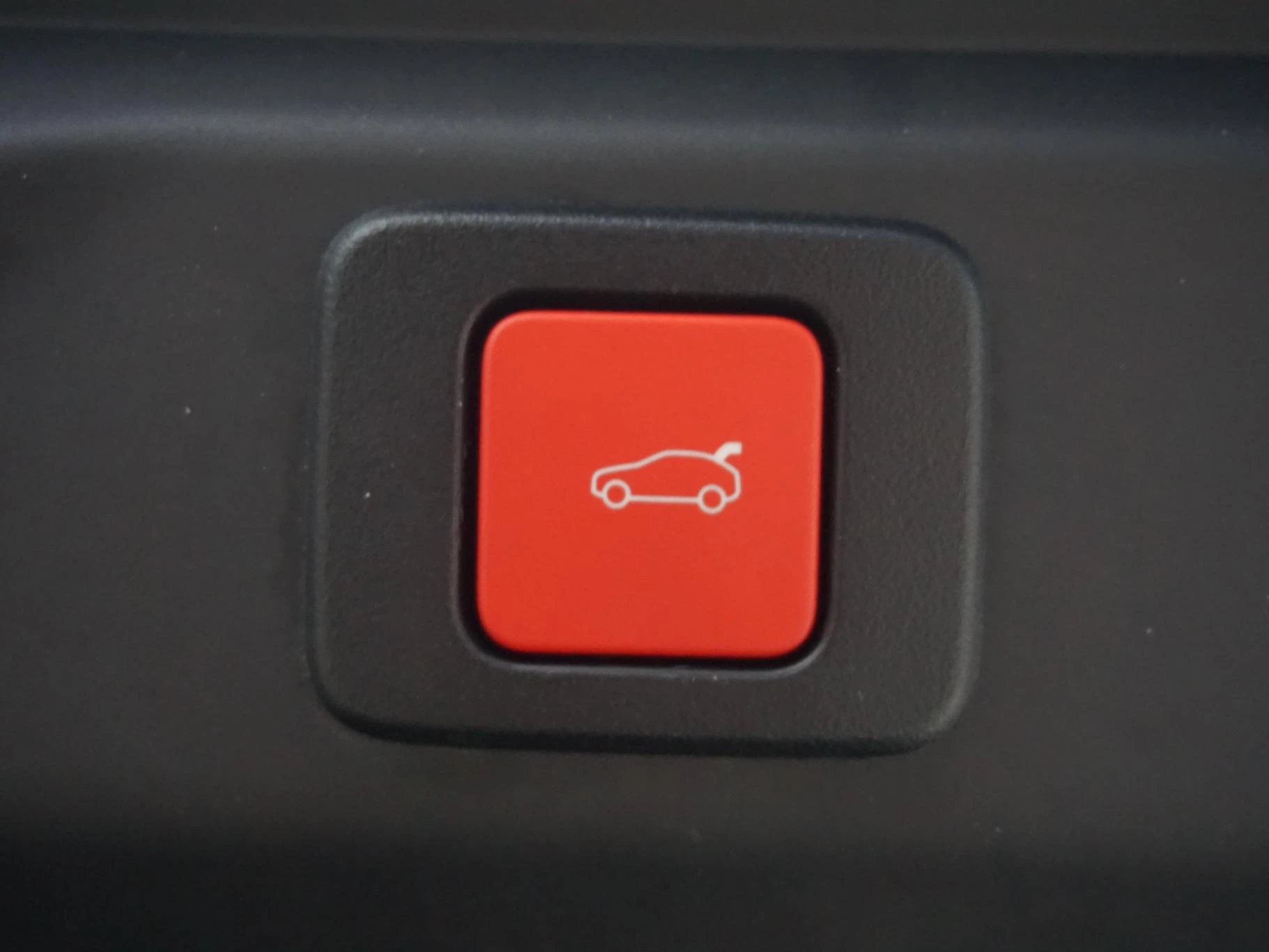 Hoofdafbeelding Peugeot e-3008