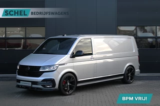 Hoofdafbeelding Volkswagen Transporter Volkswagen Transporter 2.0 TDI L2H1 28 Bulli 150pk - 20 Inch - Camera - Trekhaak - Leder - ACC - LED - Rijklaar