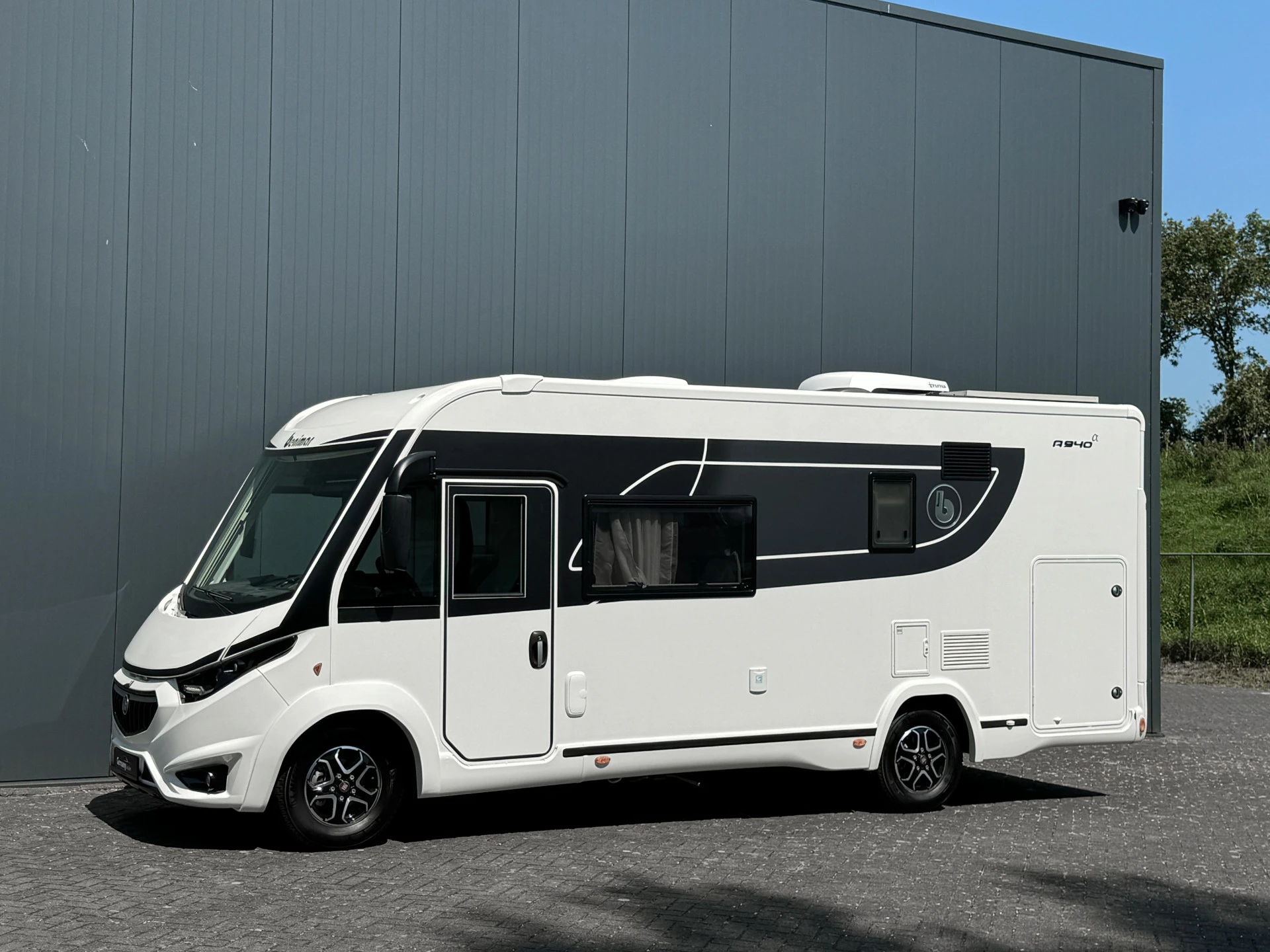 Hoofdafbeelding Benimar Amphitryon