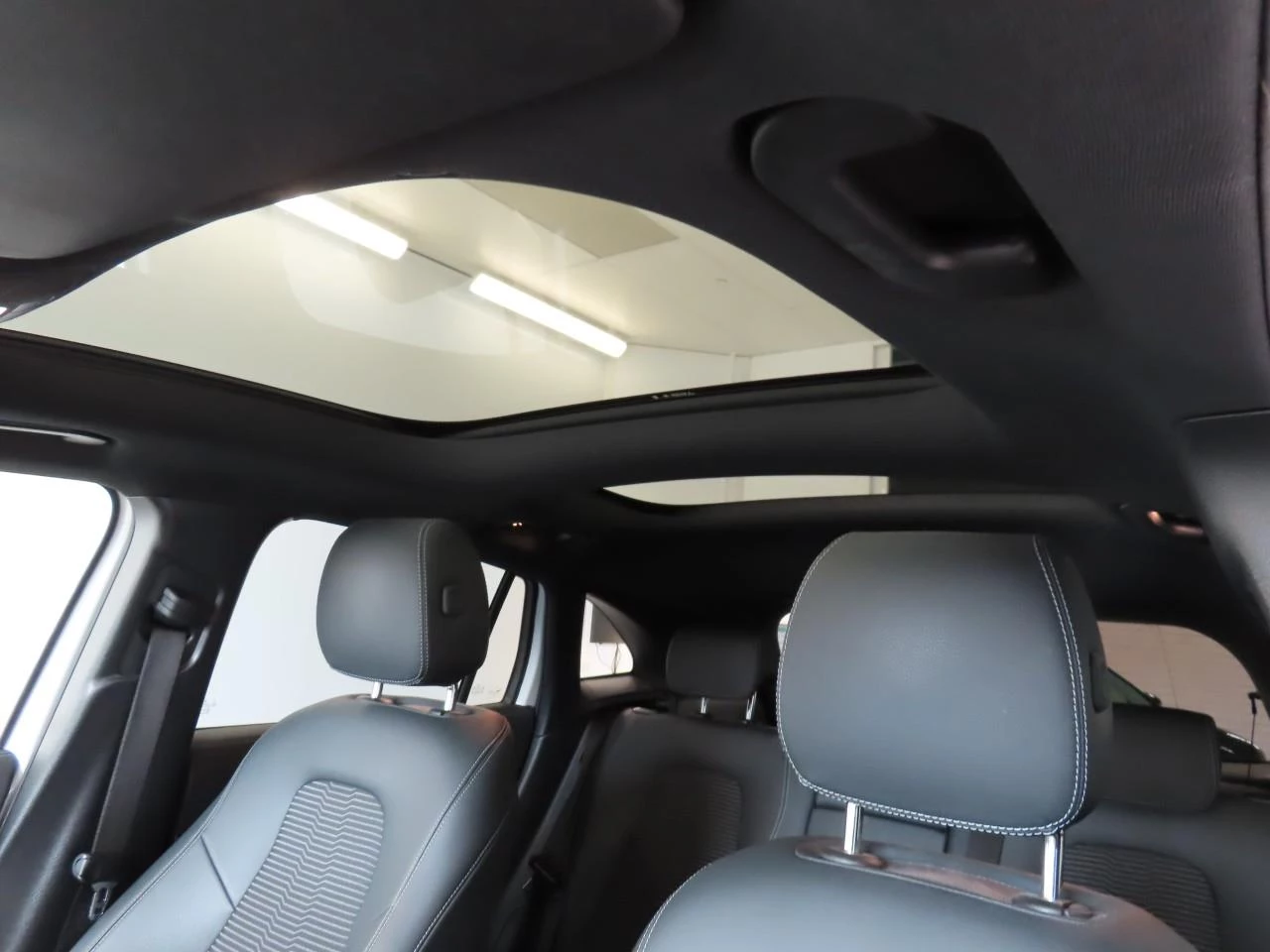 Hoofdafbeelding Mercedes-Benz EQA