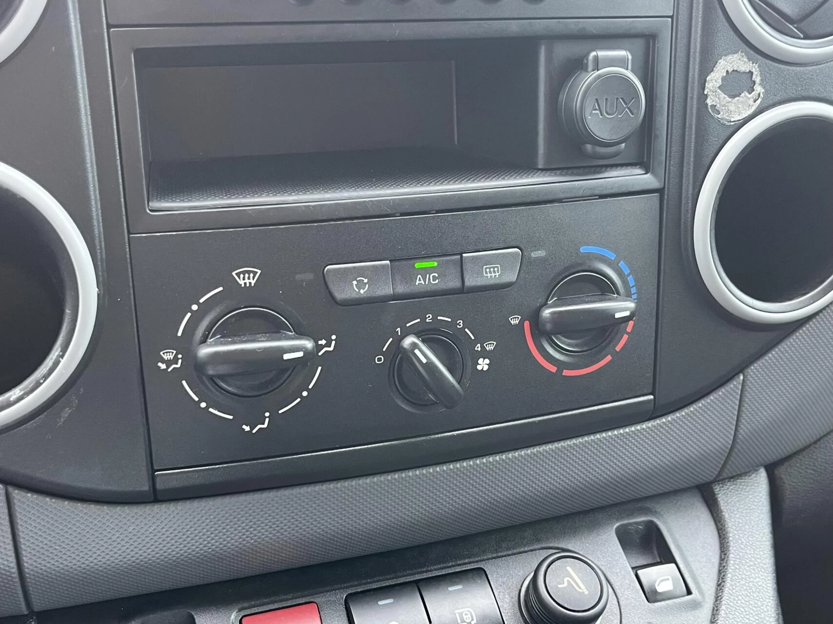 Hoofdafbeelding Peugeot Partner