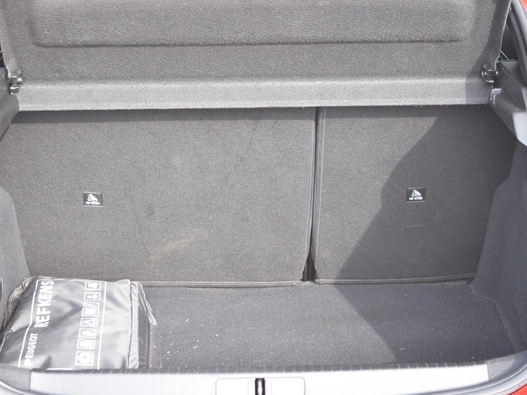 Hoofdafbeelding Peugeot e-208