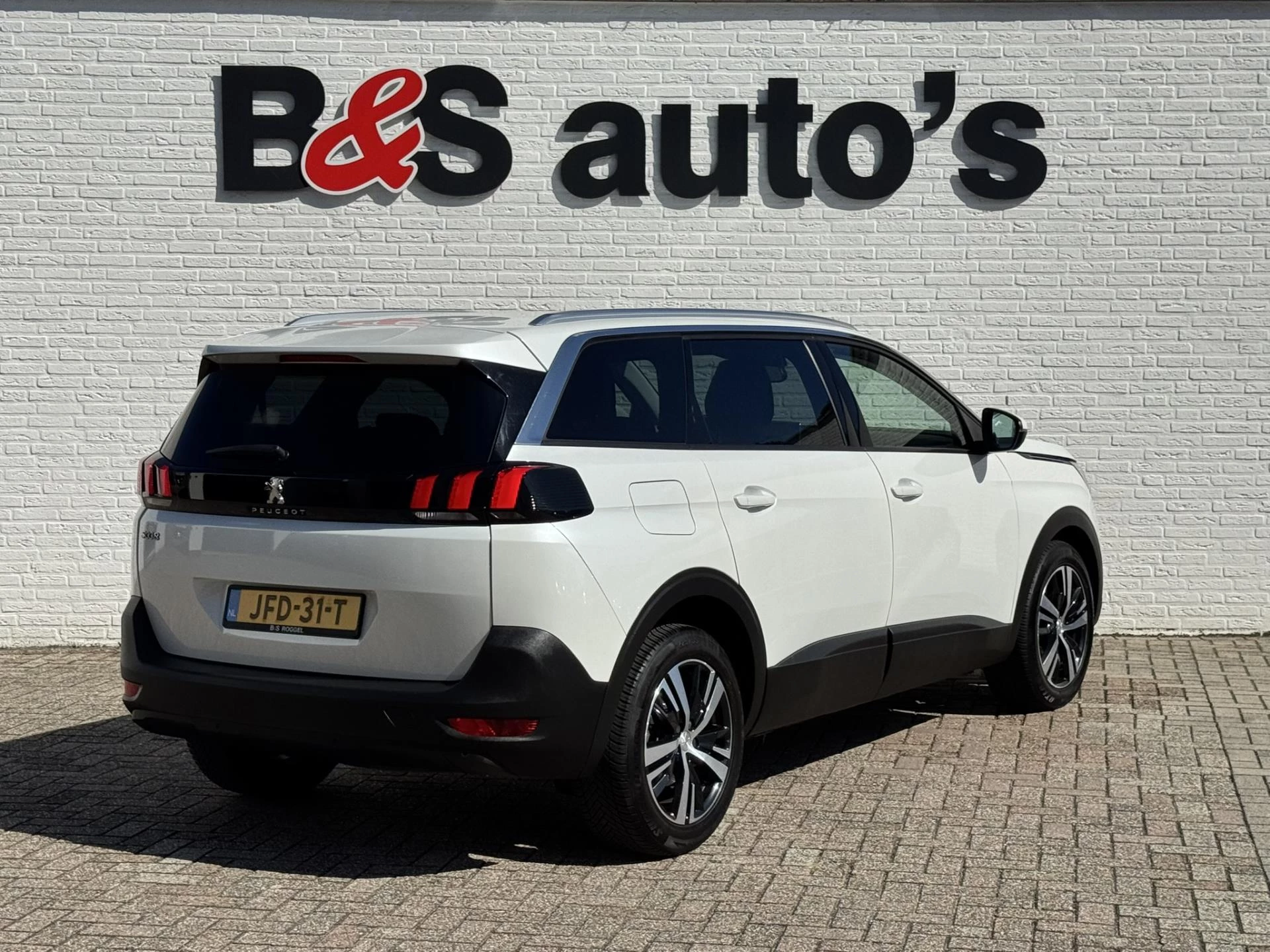 Hoofdafbeelding Peugeot 5008
