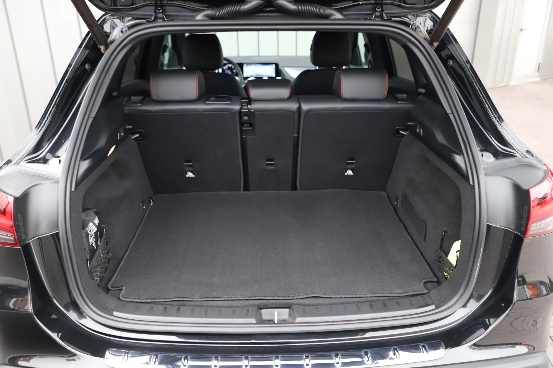 Hoofdafbeelding Mercedes-Benz EQA