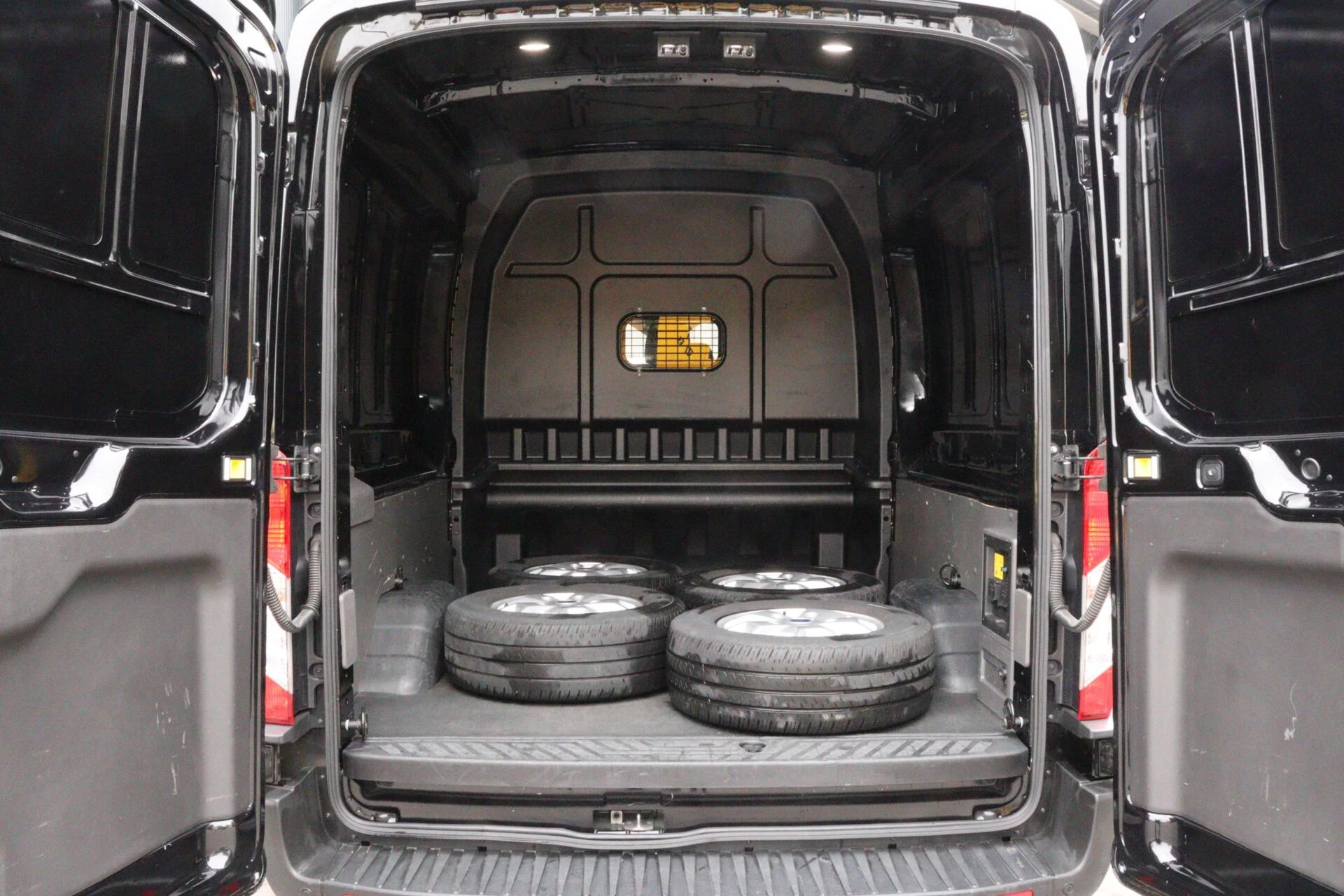 Hoofdafbeelding Ford E-Transit