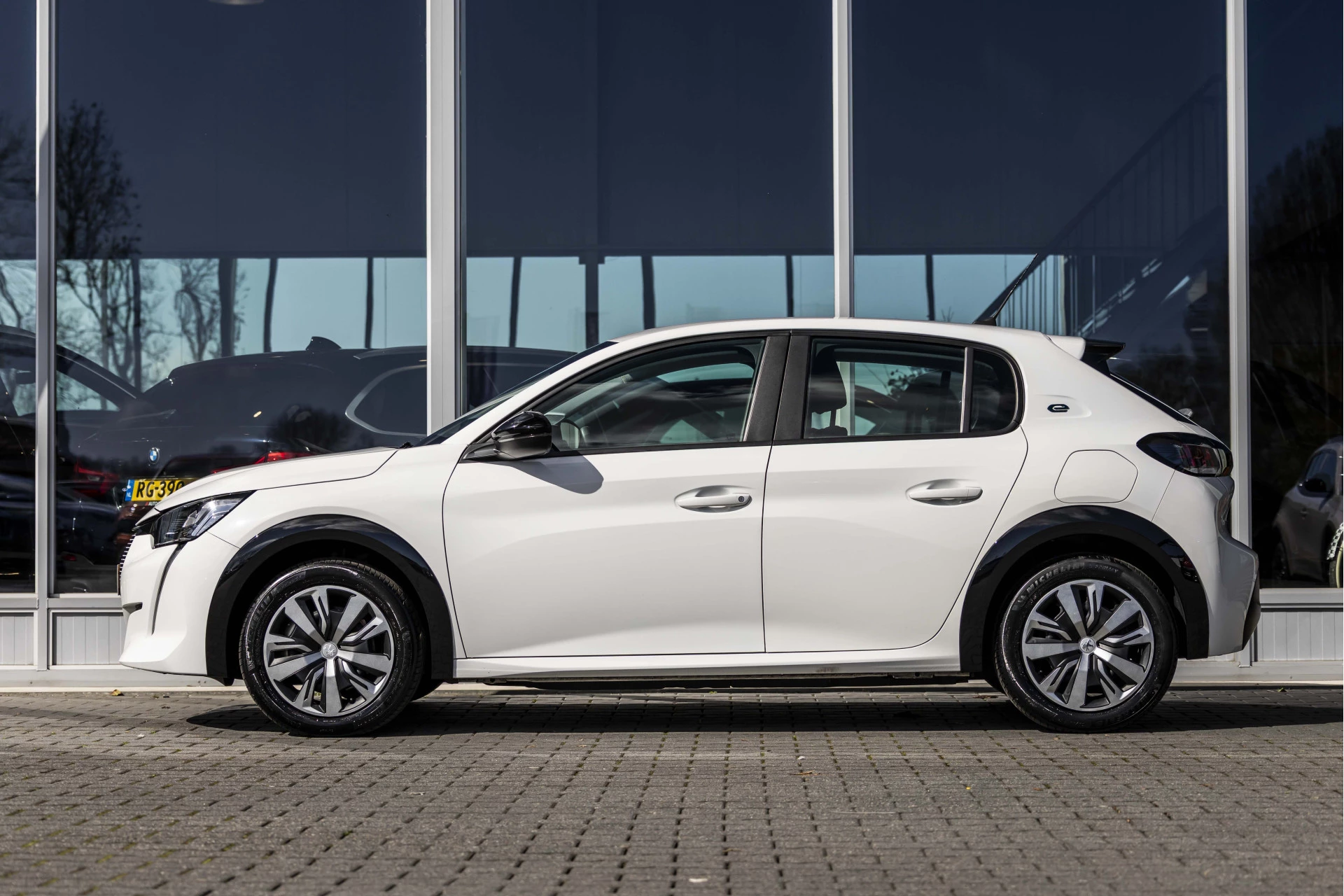 Hoofdafbeelding Peugeot e-208