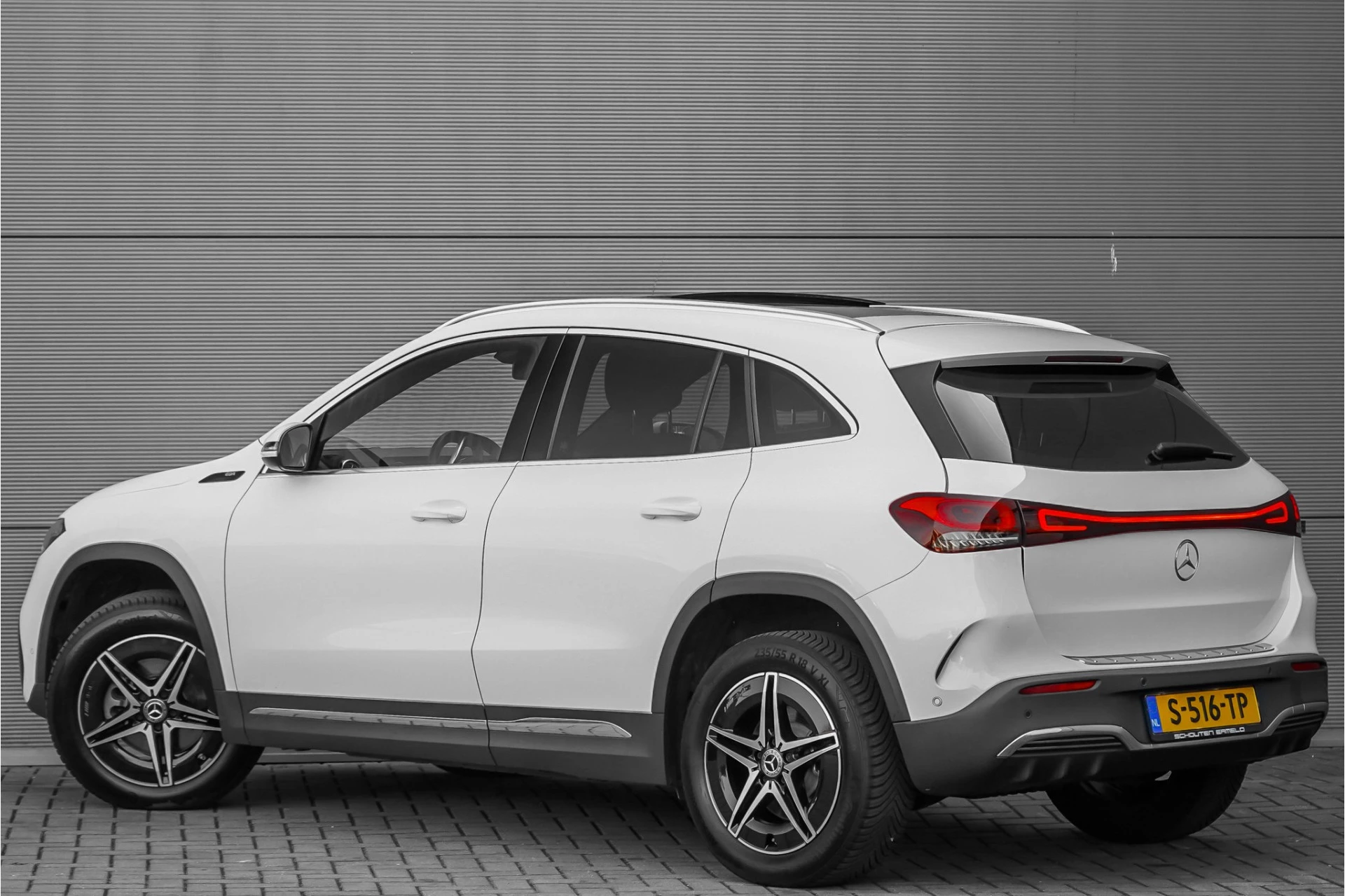 Hoofdafbeelding Mercedes-Benz EQA