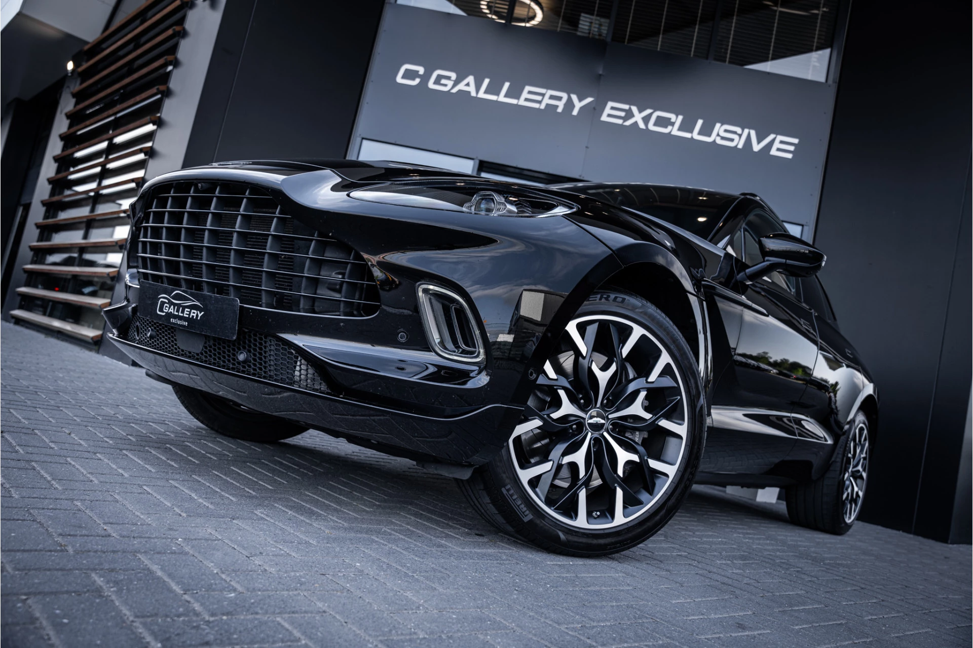 Hoofdafbeelding Aston Martin DBX