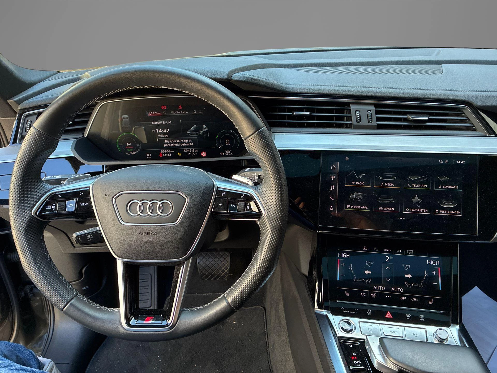 Hoofdafbeelding Audi e-tron