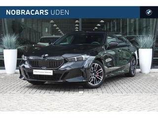 BMW 5 Serie 520i M Sport Automaat / Trekhaak / Stoelventilatie / Comfort Access / M Sportonderstel / Stoelverwarming / Adaptieve LED / Parking Assistant Professional / Harman-Kardon