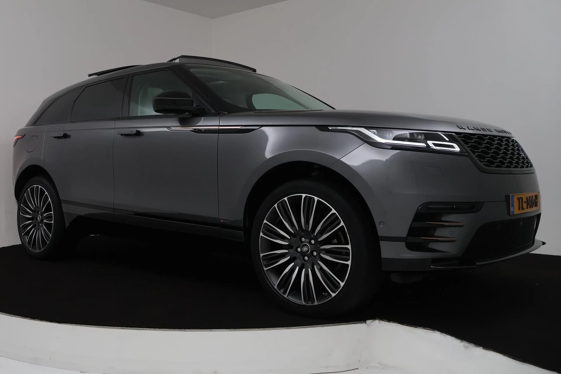 Hoofdafbeelding Land Rover Range Rover Velar