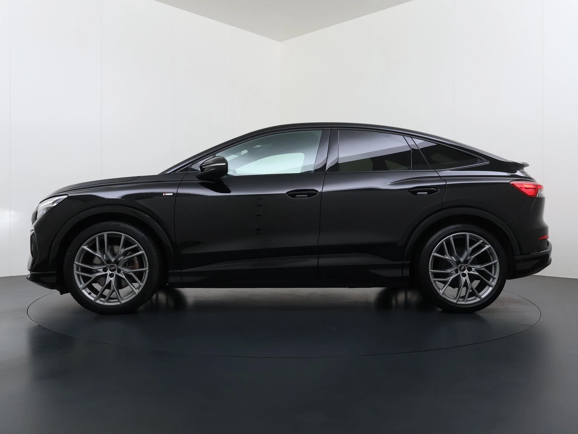 Hoofdafbeelding Audi Q4 Sportback e-tron