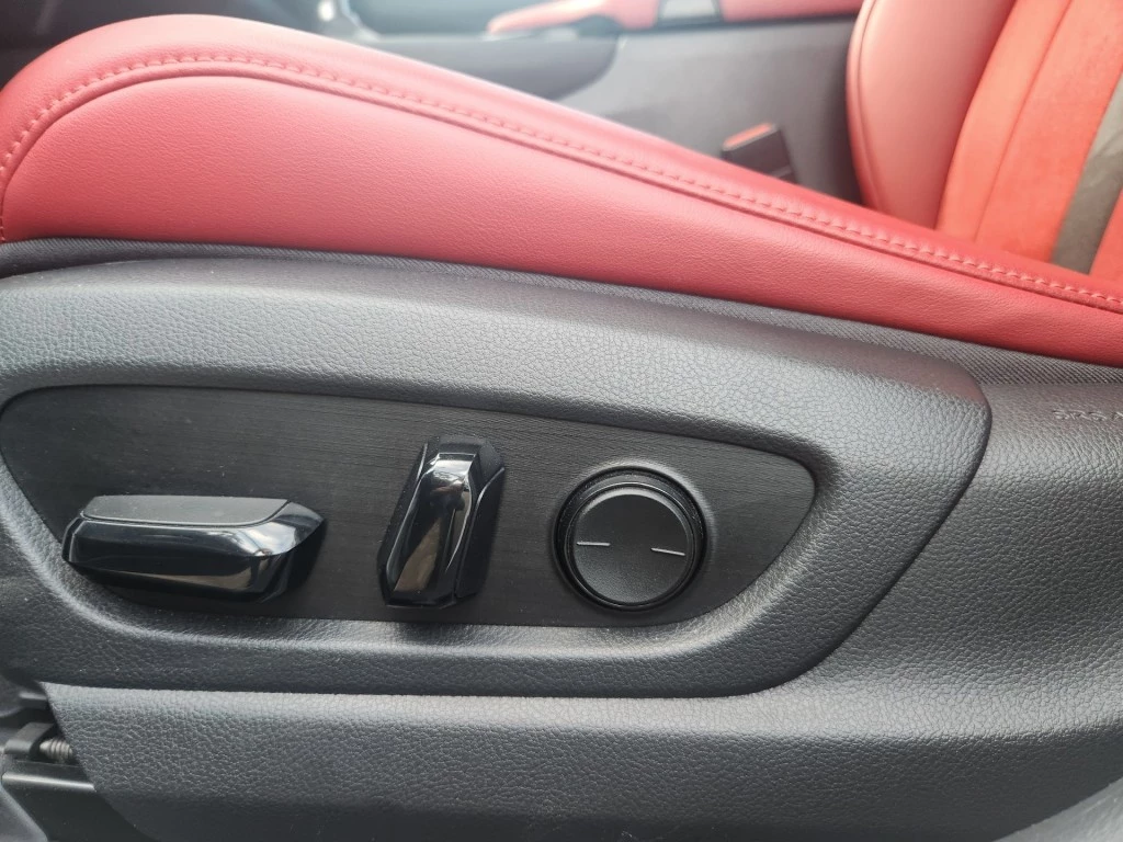 Hoofdafbeelding Lexus UX